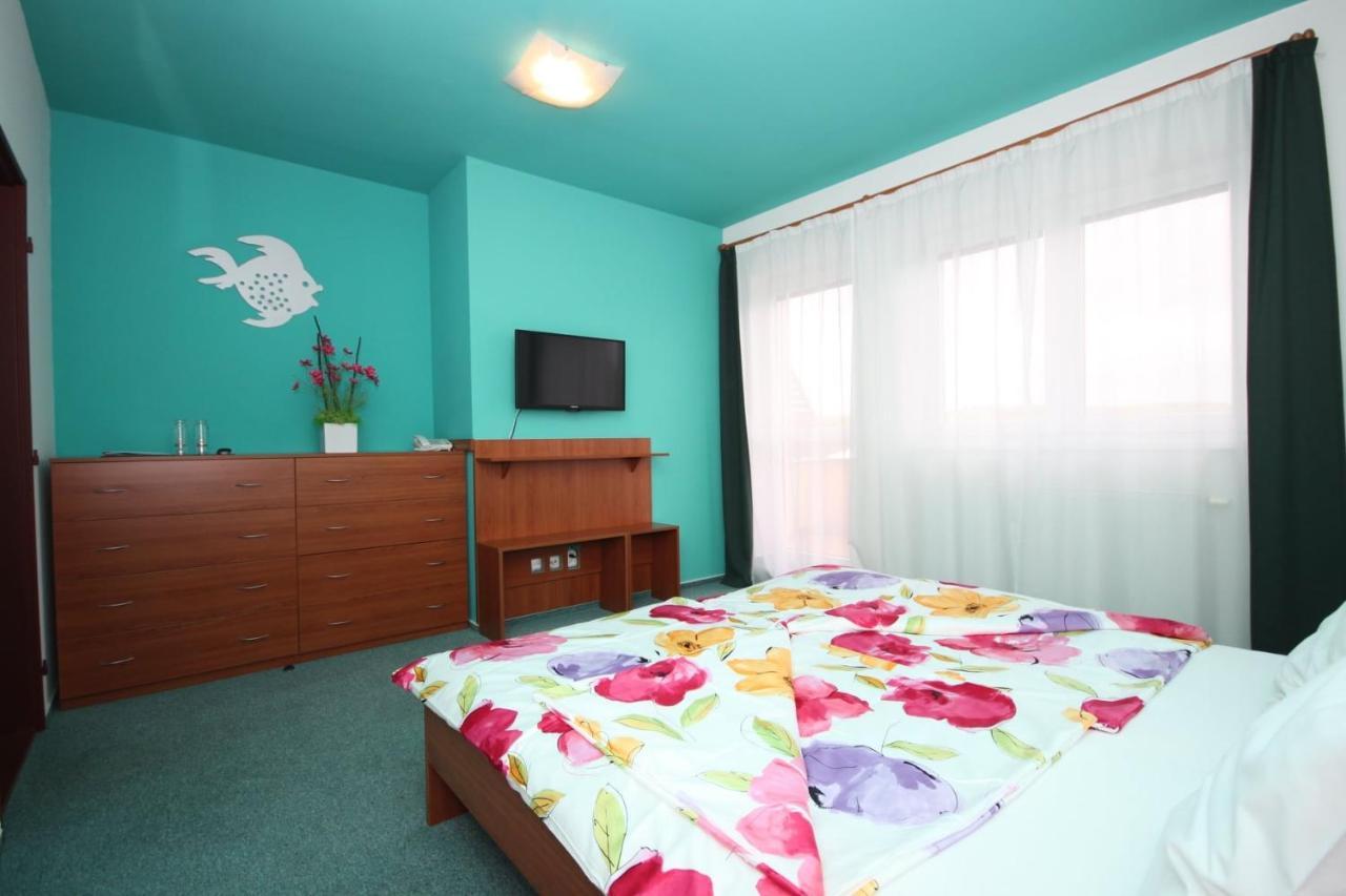 Apartmany, Penzion, Wellness U Zlate Rybky Vyskov Ngoại thất bức ảnh